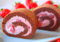 ロールケーキ つぶつぶ苺と生チョコ